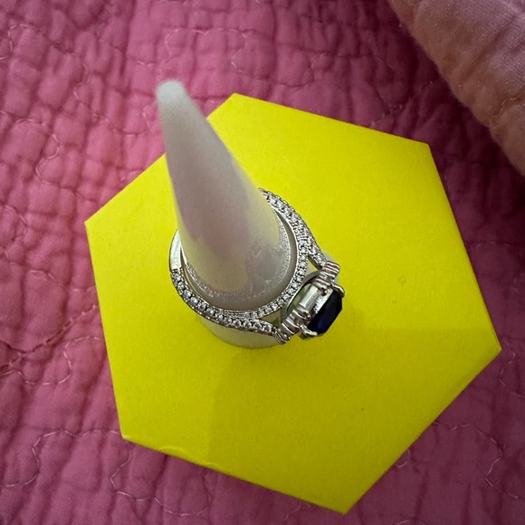 Hello gorgeous size 7 ring - Picture 3 of 6